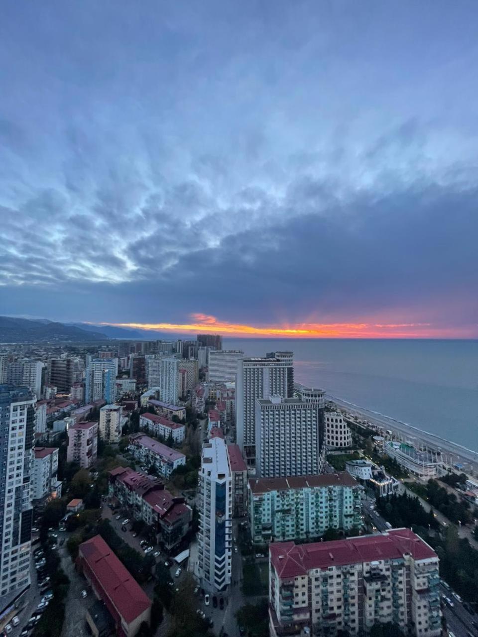 Orbi Сity Sunny Apartments High Floor Batumi Exterior foto